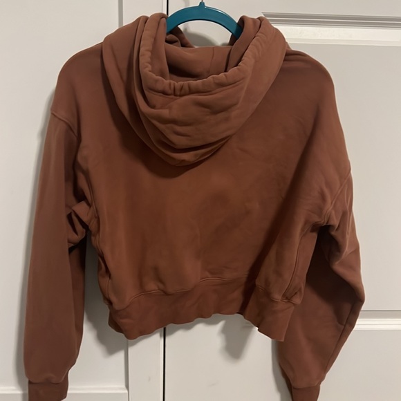 Aritzia TNA Cozy Fleece Shrunken Boyfriend Hoodie S Teddy Bear Brown - Picture 3 of 3